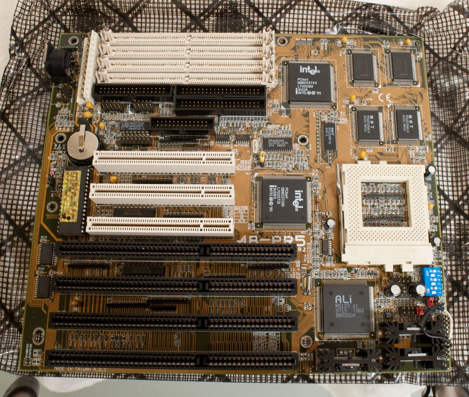 Vintage ABIT AB-PR5 Socket 7 Motherboard