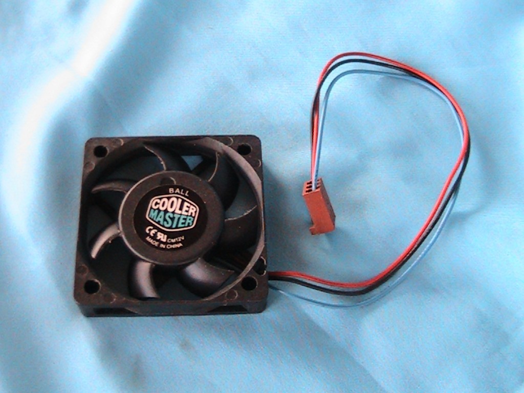 1 USED DELTA 12V DC BRUSHLESS TUBEAXIAL FAN EFB0512HA 50MM COOLING FAN