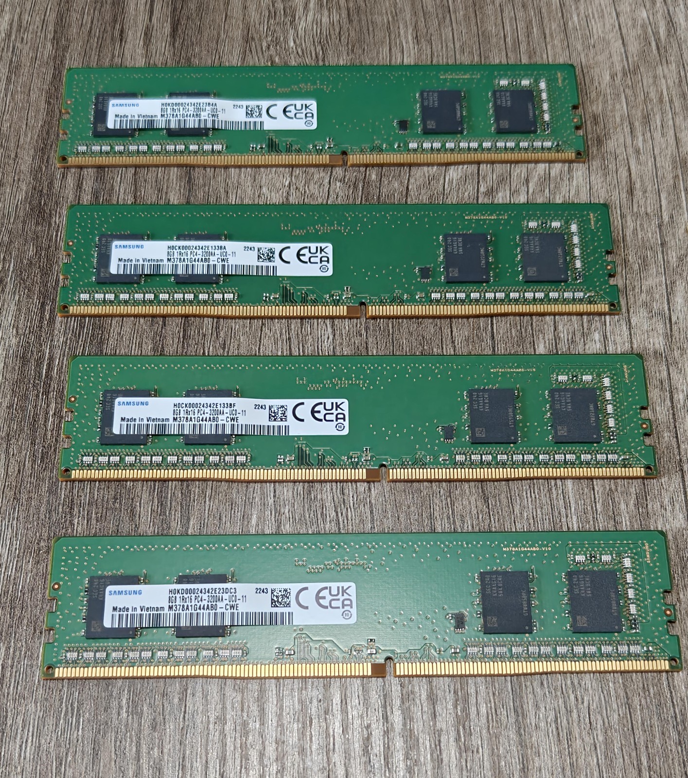 Samsung 8GB DDR4 UDIMM PC4-3200AA 288-Pin Non-ECC M378A1G44AB0-CWE
