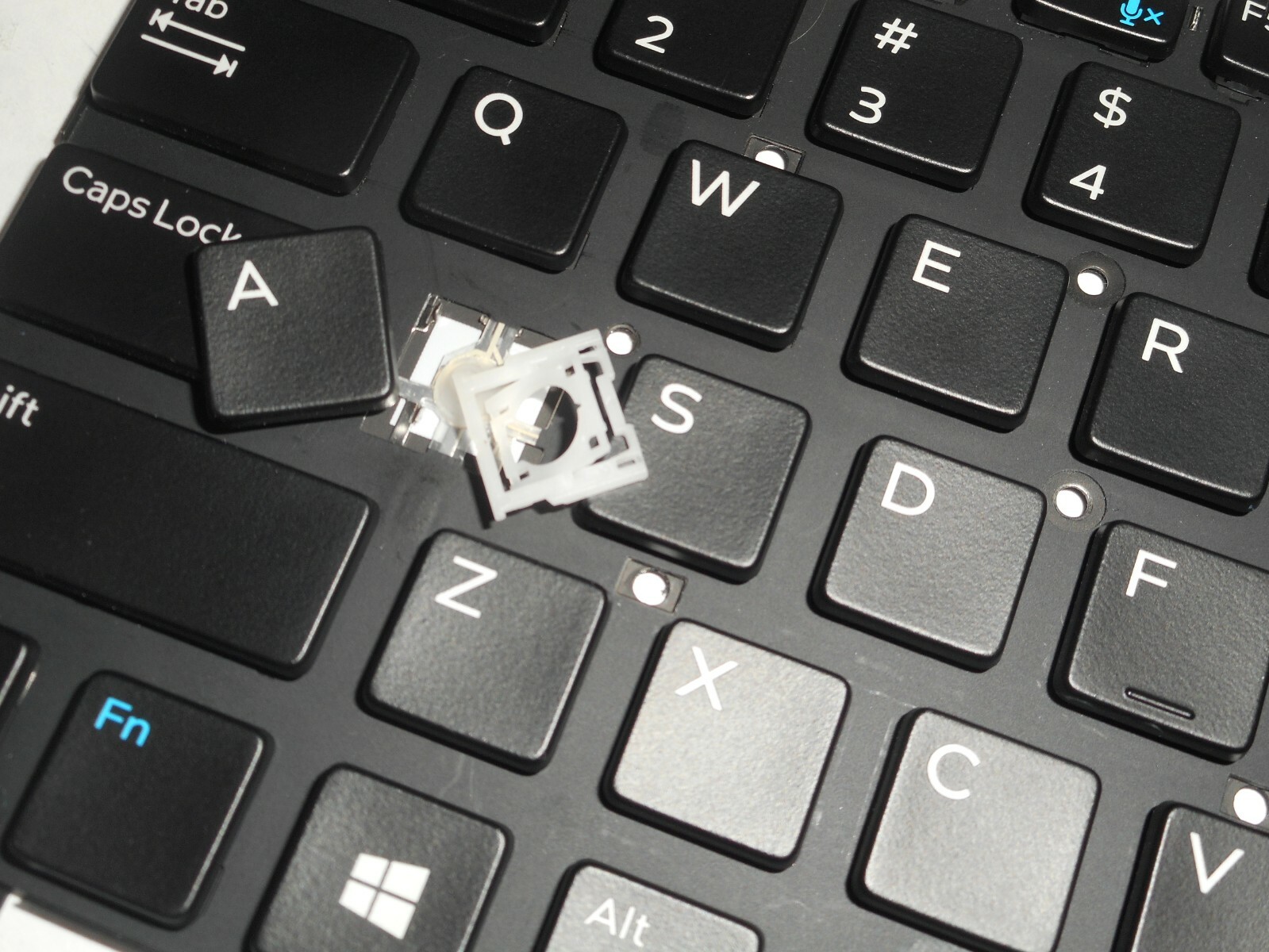 Single Key Cap + Plastic Clip For Dell Precision 7530/7730 P/N: 266YW NSK-EQ0BC