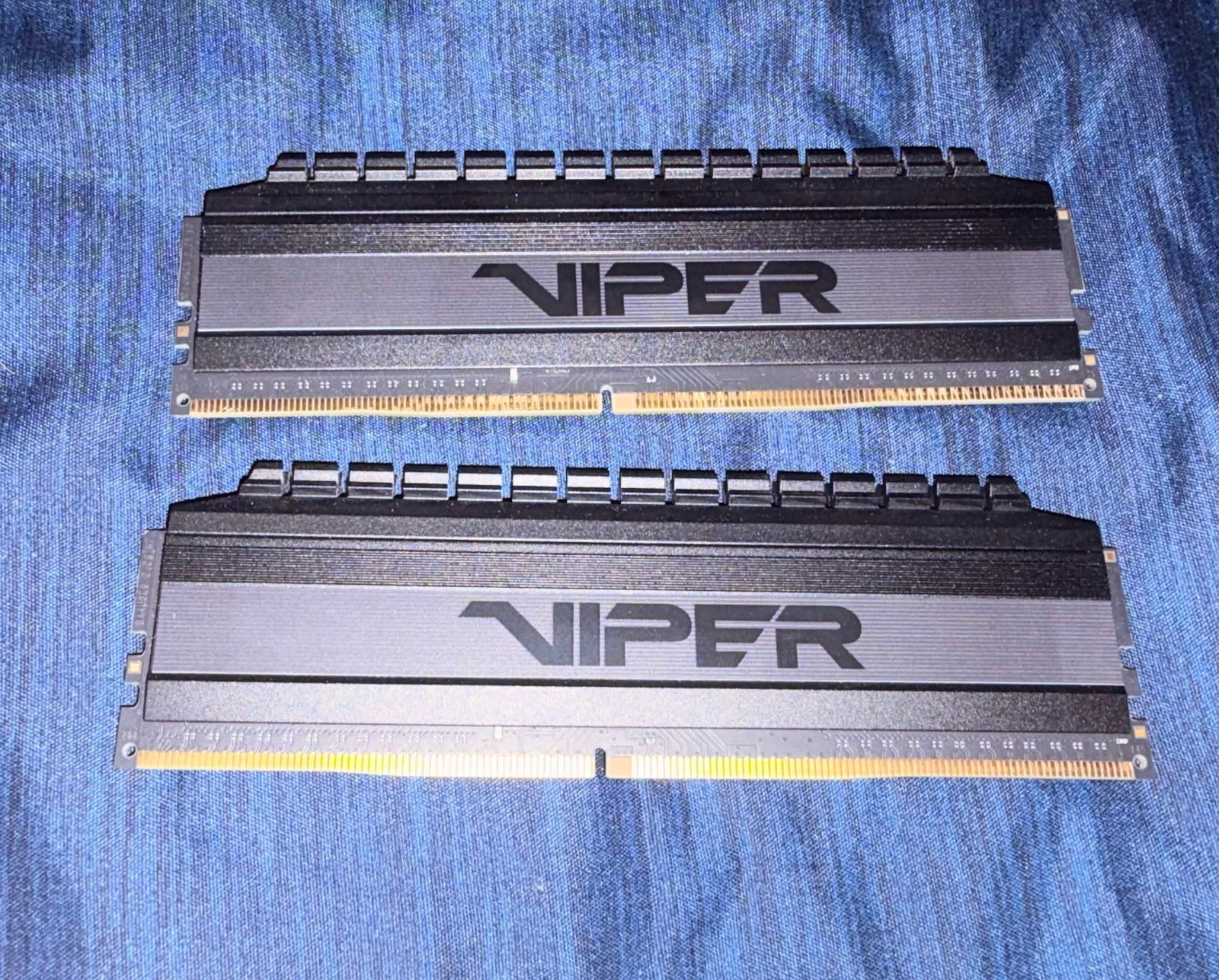 Patriot Viper Blackout 16GB (2 x 8GB) DDR4 DRAM 4400MHz CL18 1.45v PVB416G440C8K