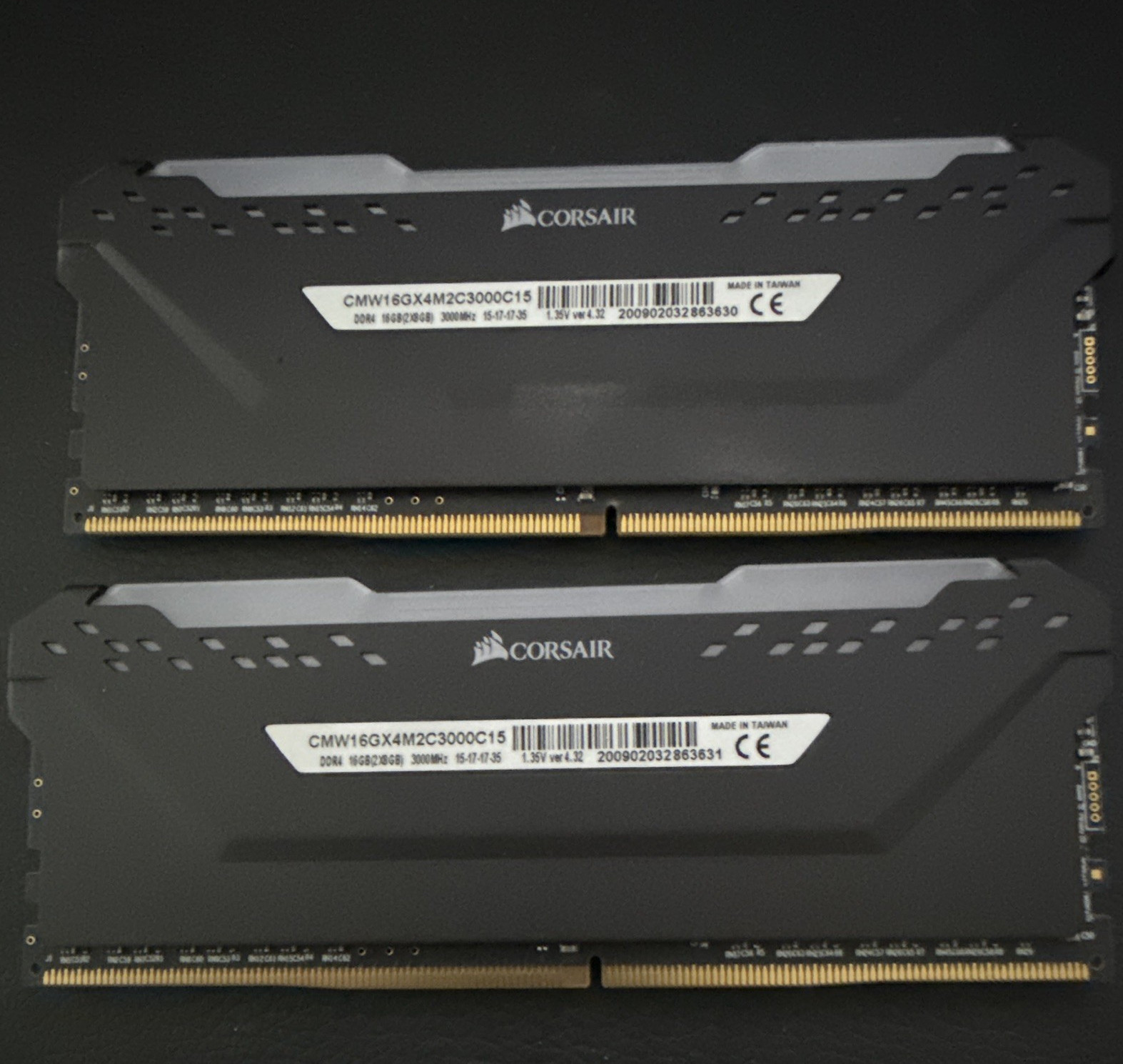 Corsair Vengeance RGB Pro 16GB (2x8GB) DDR4-3000 DIMM 288-Pin CMW16GX4M2C3000C15