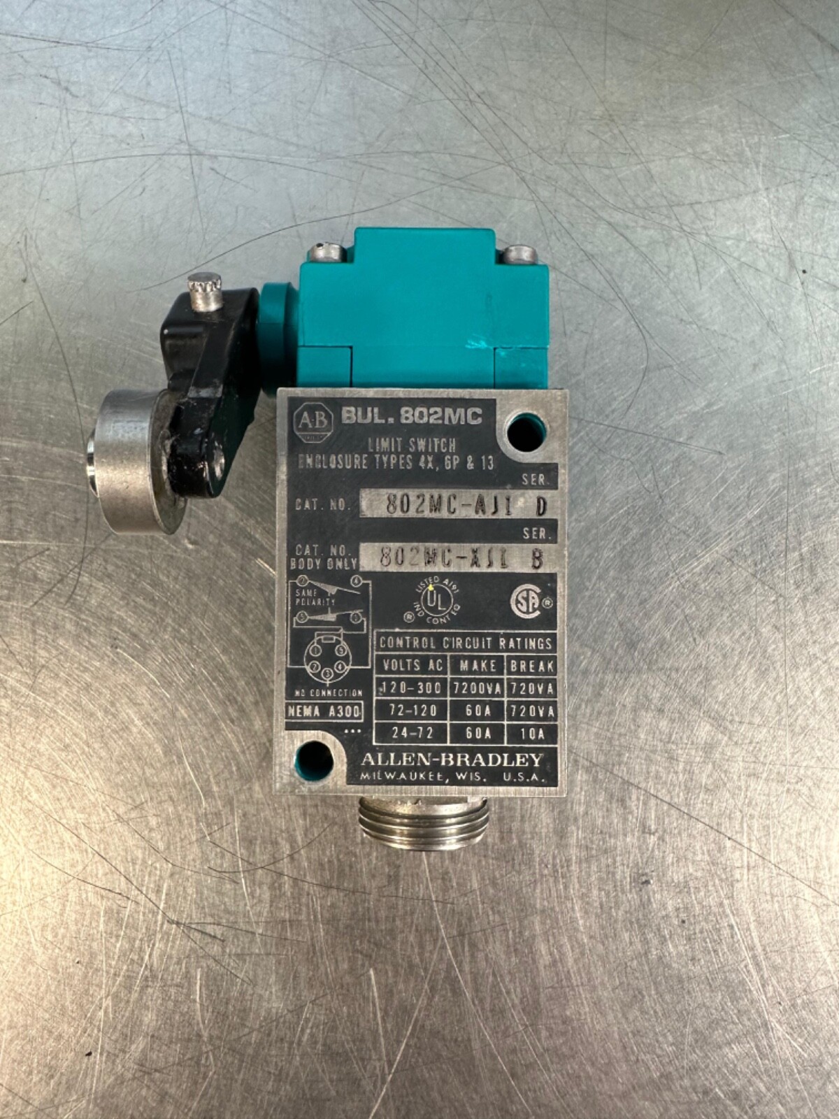 Allen Bradley 802MC-AJ1 /D With 802MC-AX /D Operador Head (5E-28)