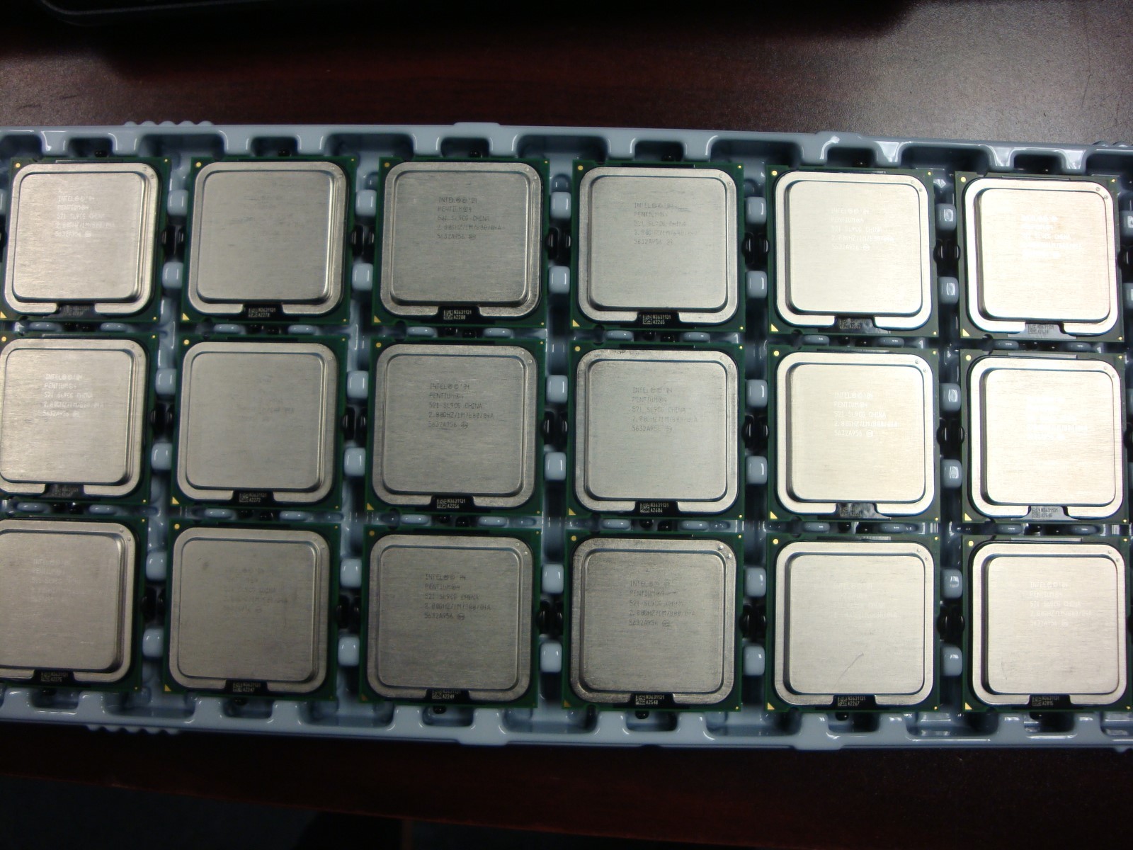 Vintage Intel Pentium 4 521 2.8GHz 800MHz 1MB HH80547PG0721MM LGA 775 SL9CG