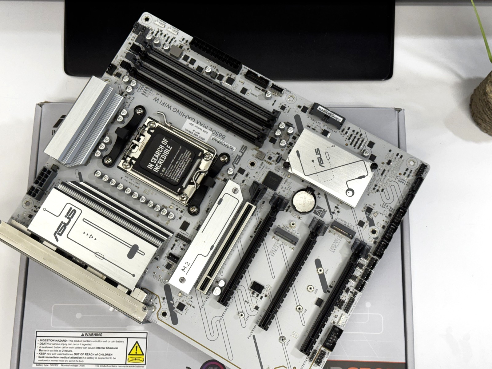 ASUS B650E MAX GAMING WIFI W AM5 DDR5 PCIe 5.0 WiFi 6E ATX