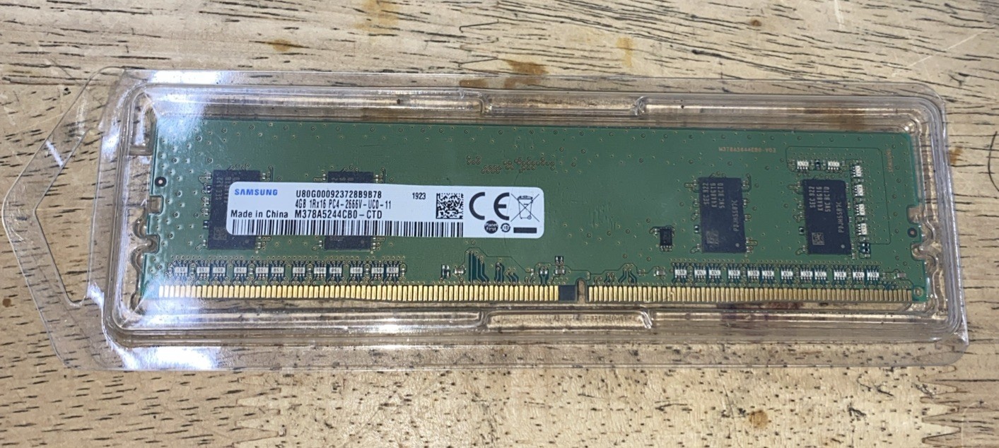 Samsung 4GB DDR4 2666 MHz PC4-21300 DIMM 288-Pin 1Rx16 Desktop Memory RAM