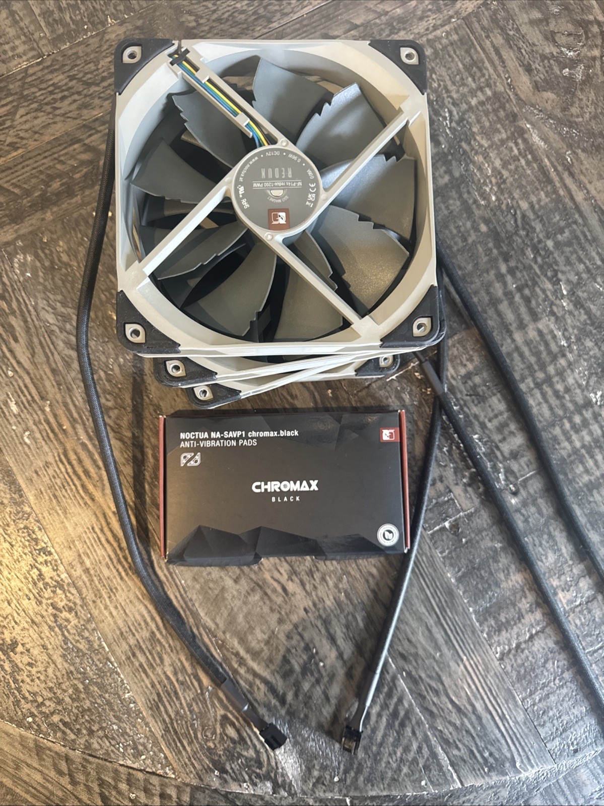 4x Noctua 140mmx25mm 1200RPM Fan,4Pin PWM (NF-P14S REDUX-1200 PWM)