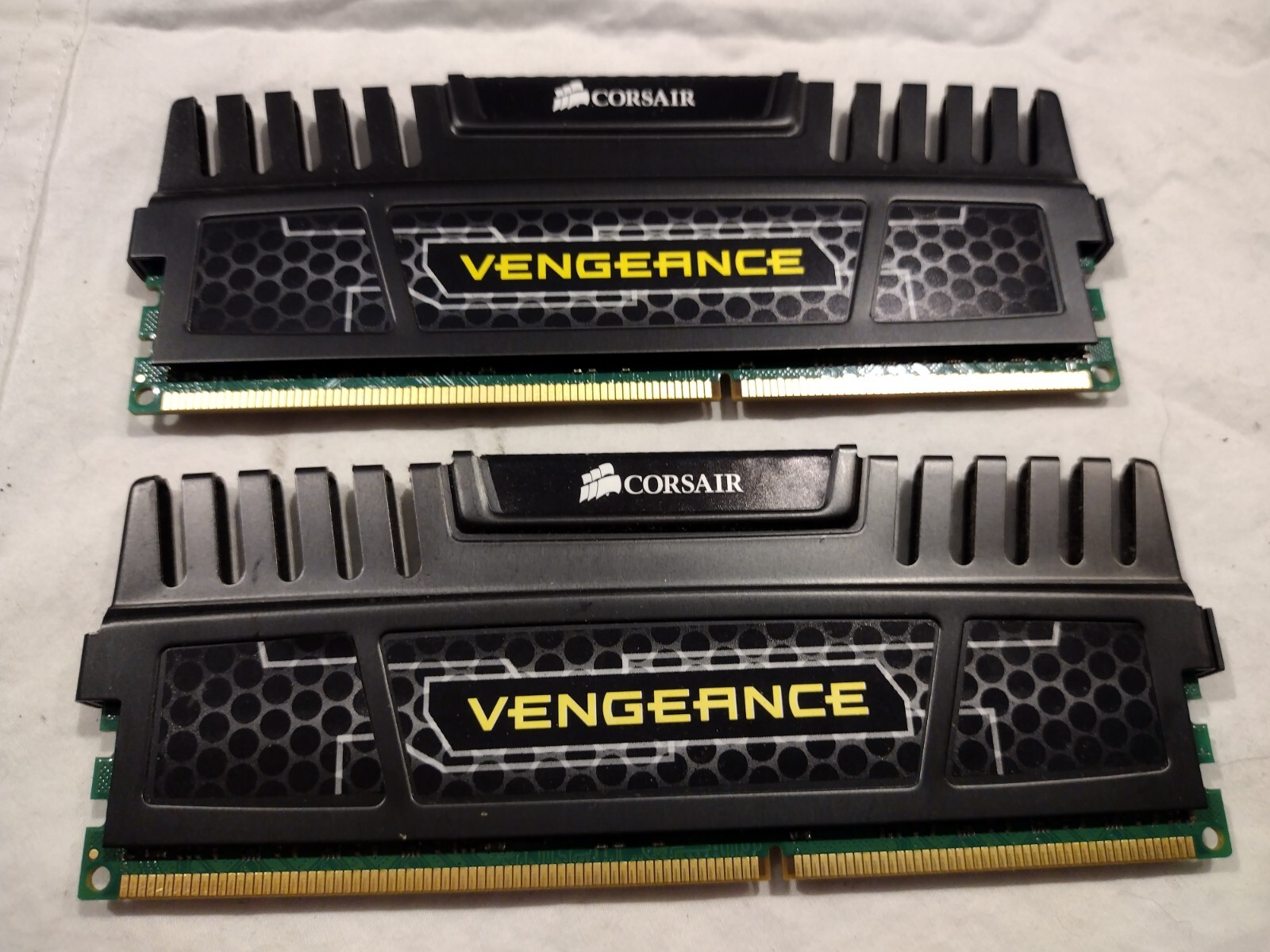 (2) CorsairVengeance 8GB Kit (2x4GB) DDR3 PC3 1600MHz CMZ8GX3M2A1600C9
