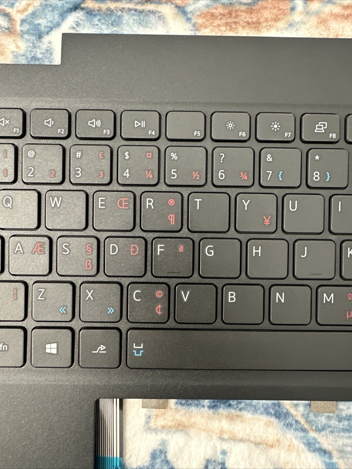 Dell Latitude Brazilian/Eng3520 E3520 0DJP76 DJP76 Palmrest W/Non-Bcl KBD S1