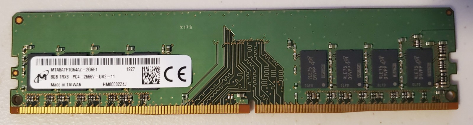 Micron 8GB PC4-2666V-UA2-11 MTA8ATF1G64AZ2G6E1 Memory Board