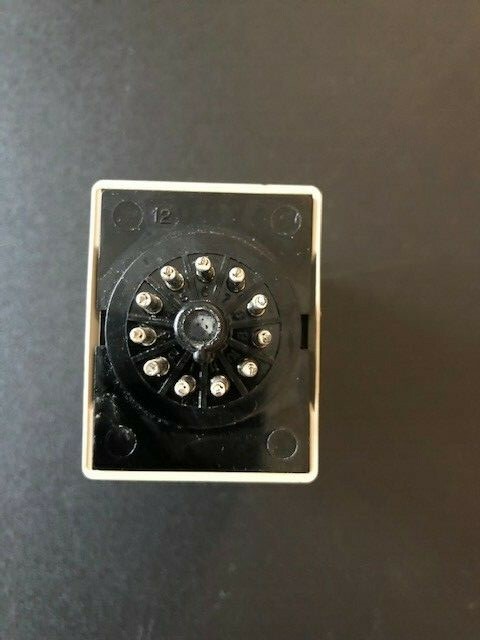Omron 61F-GP-N Floatless Level Switch 200 VAC, 50/60Hz