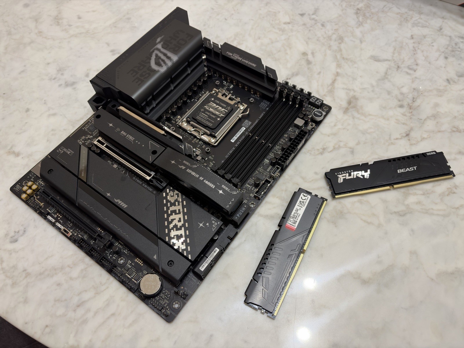 ASUS ROG Strix X870E-E Gaming WiFi AM5 Motherboard And 16 Gigs Of Ddr5-No Boxes