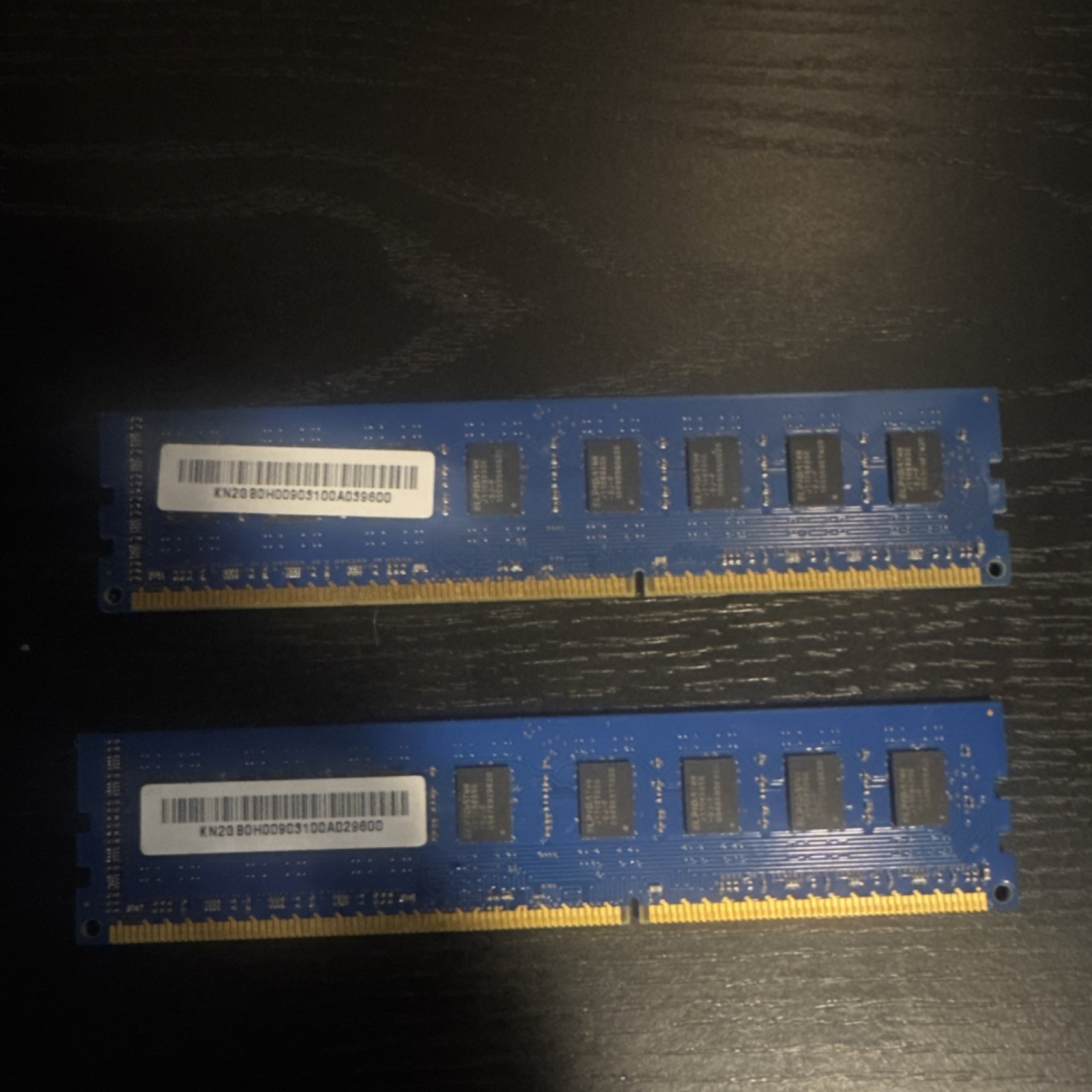 unifosa GDDR3-1333 2GB 128MX8 1.5V EP GU512303EP0202 1001936 24