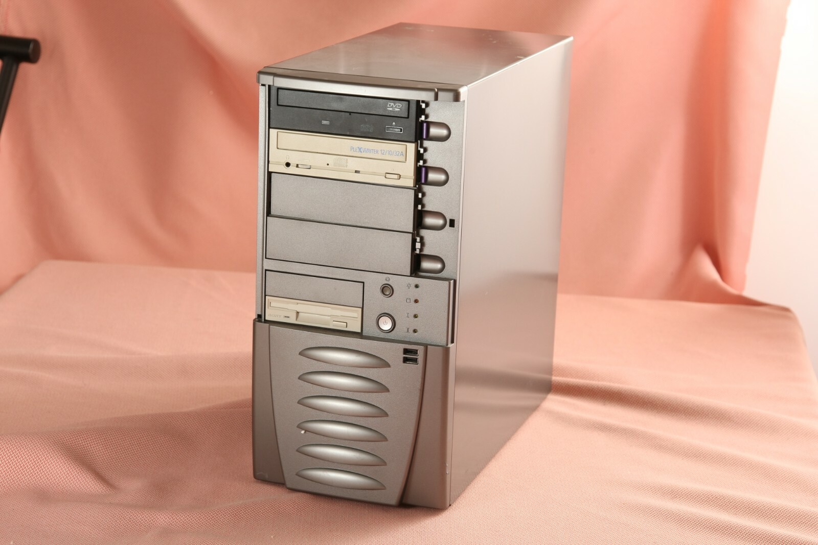 ASUS P4B Intel Pentium 4 2.4 GHZ 1024MB Ram Antec Case Windows Xp ChipAwayVirus