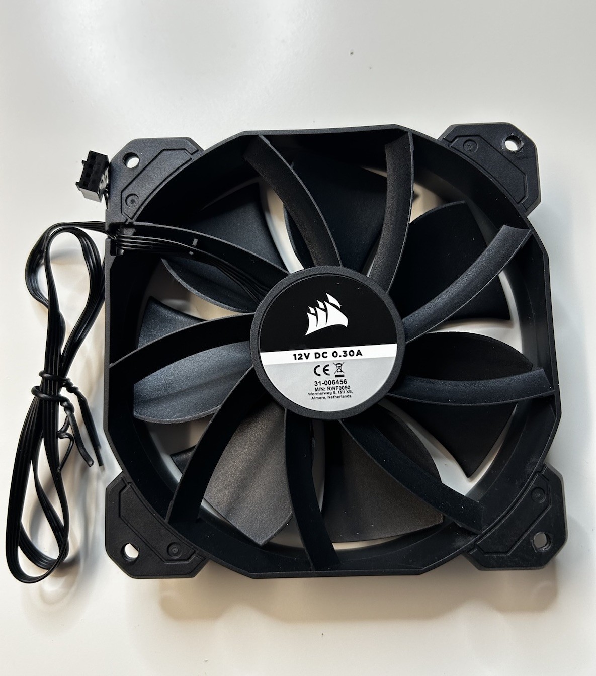 Corsair Case Fan 12V DC 0.30 A 4Pin (31 006456) High Performance Quiet Fan 1unit