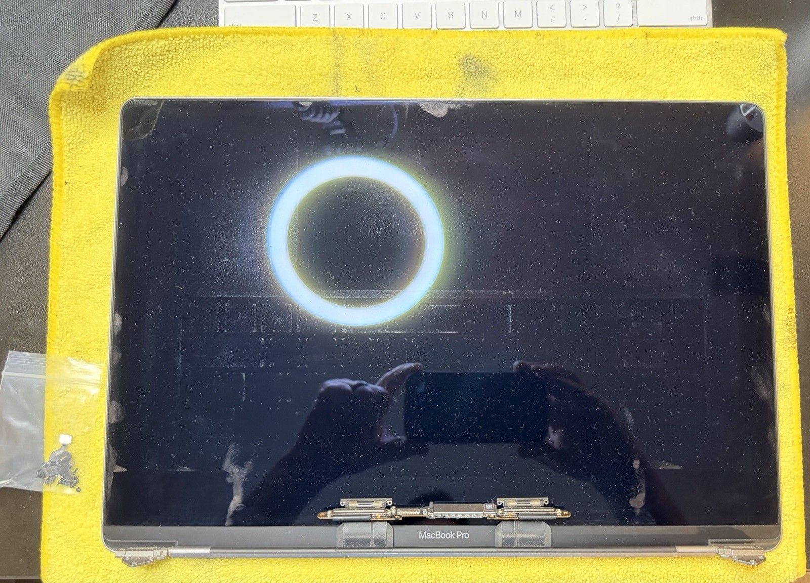 OEM Apple MacBook Pro 16″ (2019) A2141) LCD Screen Display Assembly – Space Gray