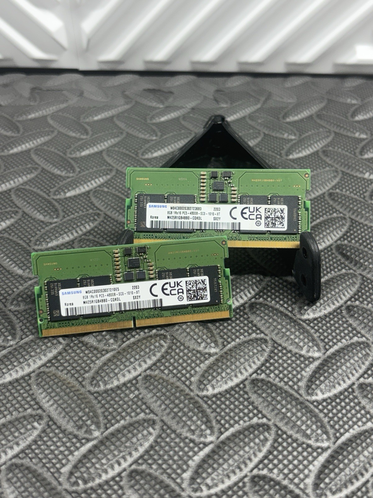 Samsung 16GB (2×8GB) DDR5-4800 PC5-4800B M425R1GB4BB0-CQK0L Laptop Ram