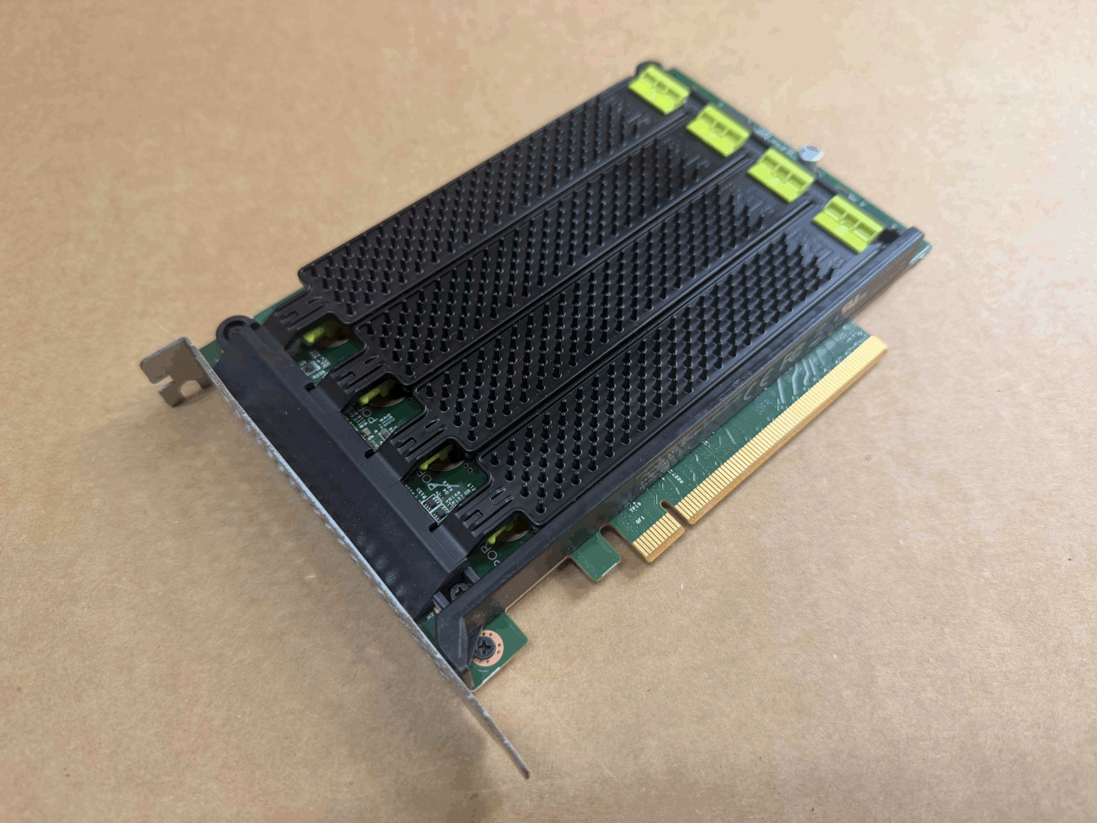 Wiwynn AVA 4x M.2 NVMe PCIe 3.0 x16 Expansion Card – B48.01201.0011 – 2280/22110