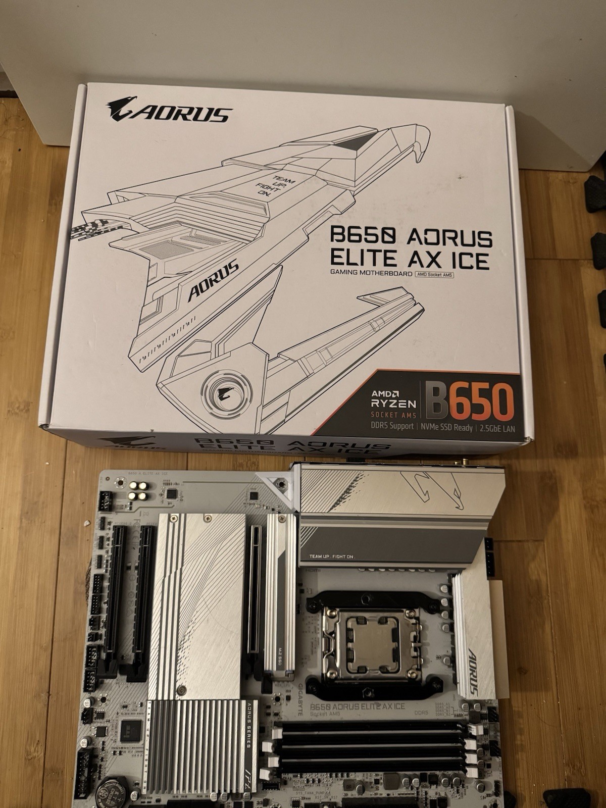 Gigabyte B650 AORUS Elite AX ICE AM5 DDR5 ATX Motherboard Used