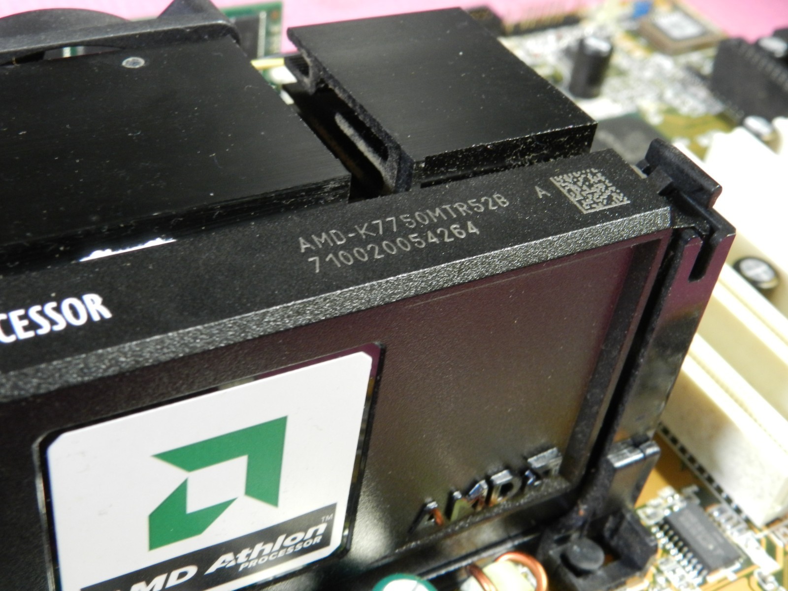 Gigabyte GA-7IXE-Slot A-750MHZ Athlon-256gb Ram-TNT2 Vanta AGP-SB 512 PCI Combo