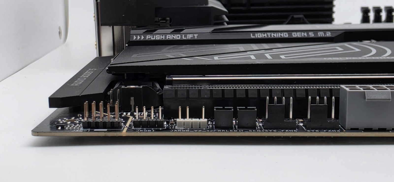 MSI – MPG X870E CARBON WIFI (Socket AM5) AMD X870E ATX DDR5 Wi-Fi 7 Motherboard