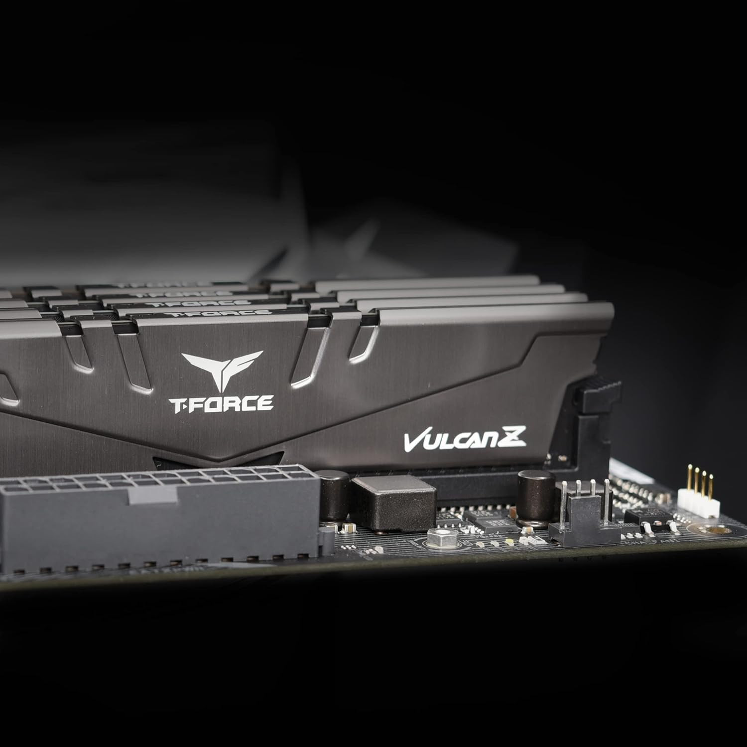 T-Force Vulcan Z DDR4 16GB Kit (2X8Gb) 3200Mhz (PC4-25600) CL16 Desktop Memory M