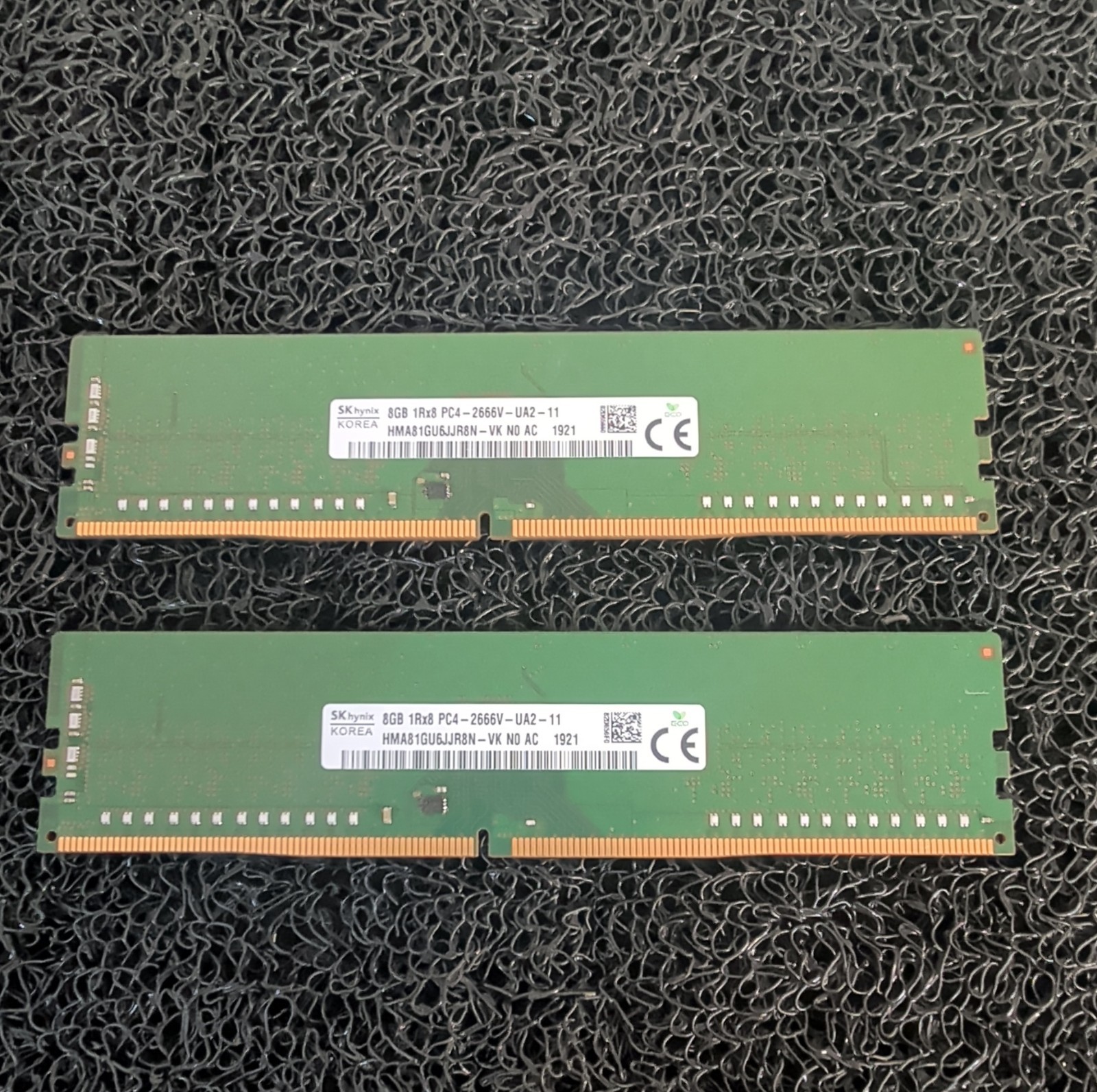 SK hynix 2x 8GB DDR4 SDRAM DIMM PC4-2666V 288-Pin RAM 16GB HMA81GU6JJR8N-VK