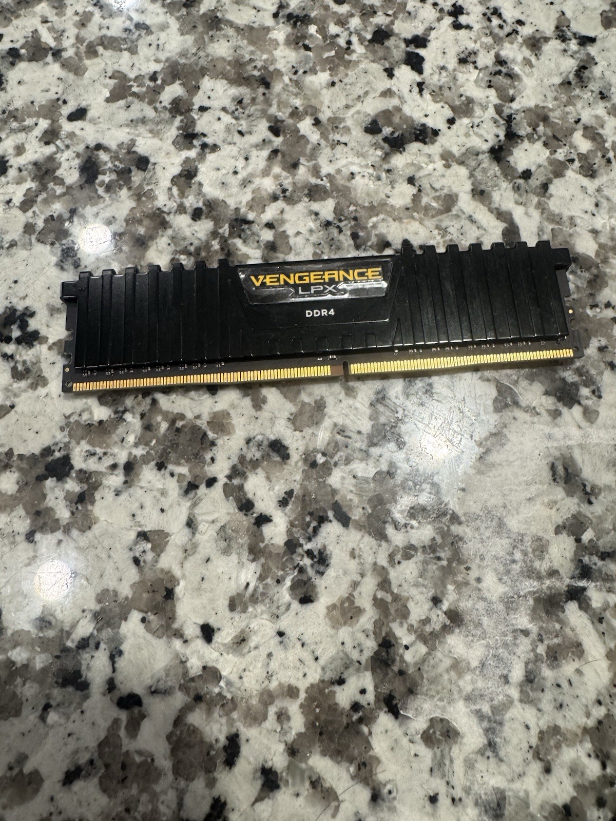 CORSAIR Vengeance LPX DDR4 RAM 16GB 2133MHz CL18-22-22-42 1.35V Intel
