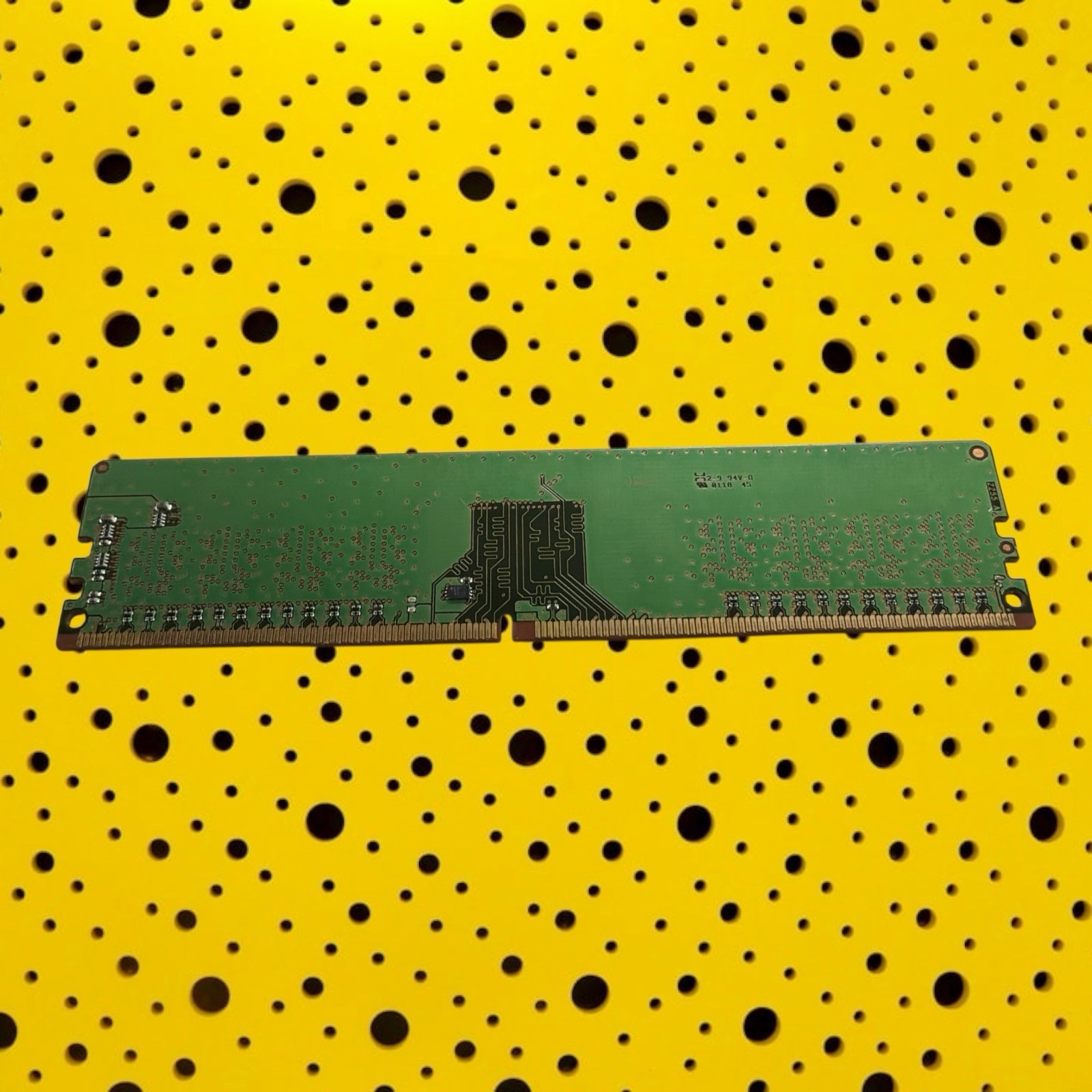 Micron 8GB DDR4 2400MHz PC4-2400T 1Rx8 UDIMM Desktop RAM MTA8ATF1G64AZ