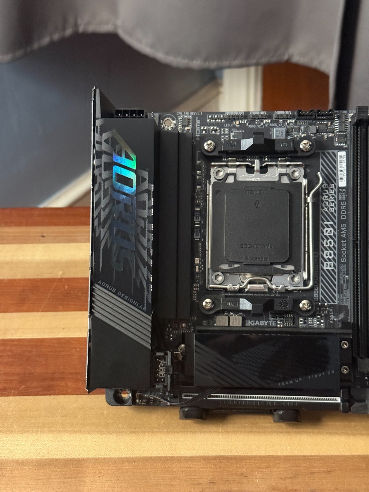 GIGABYTE B850I AORUS PRO Mini-ITX AM5 DDR5 PCIe 5.0 Wi-Fi 7 Gaming Motherboard