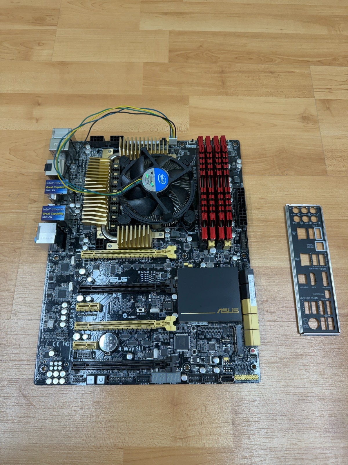 ASUS Z87-WS Motherboard Bundle Intel i7-4770 3.40GHz CPU 16GB G.Skill RAM POSTs