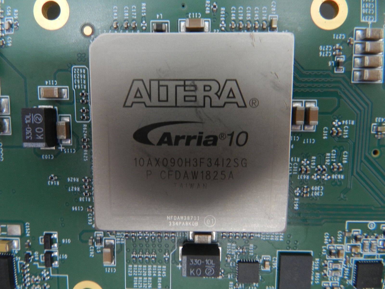 Altera arria 10 10AX090H2F34I2SG IC FPGA 504 I/O 1152FCBGA