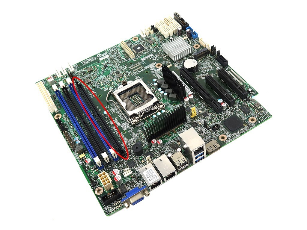 INTEL S1200SPLR C236 LGA1151 MOTHERBOARD DA0S6EMB6B0 NO I/O ***BAD RAM SLOT***