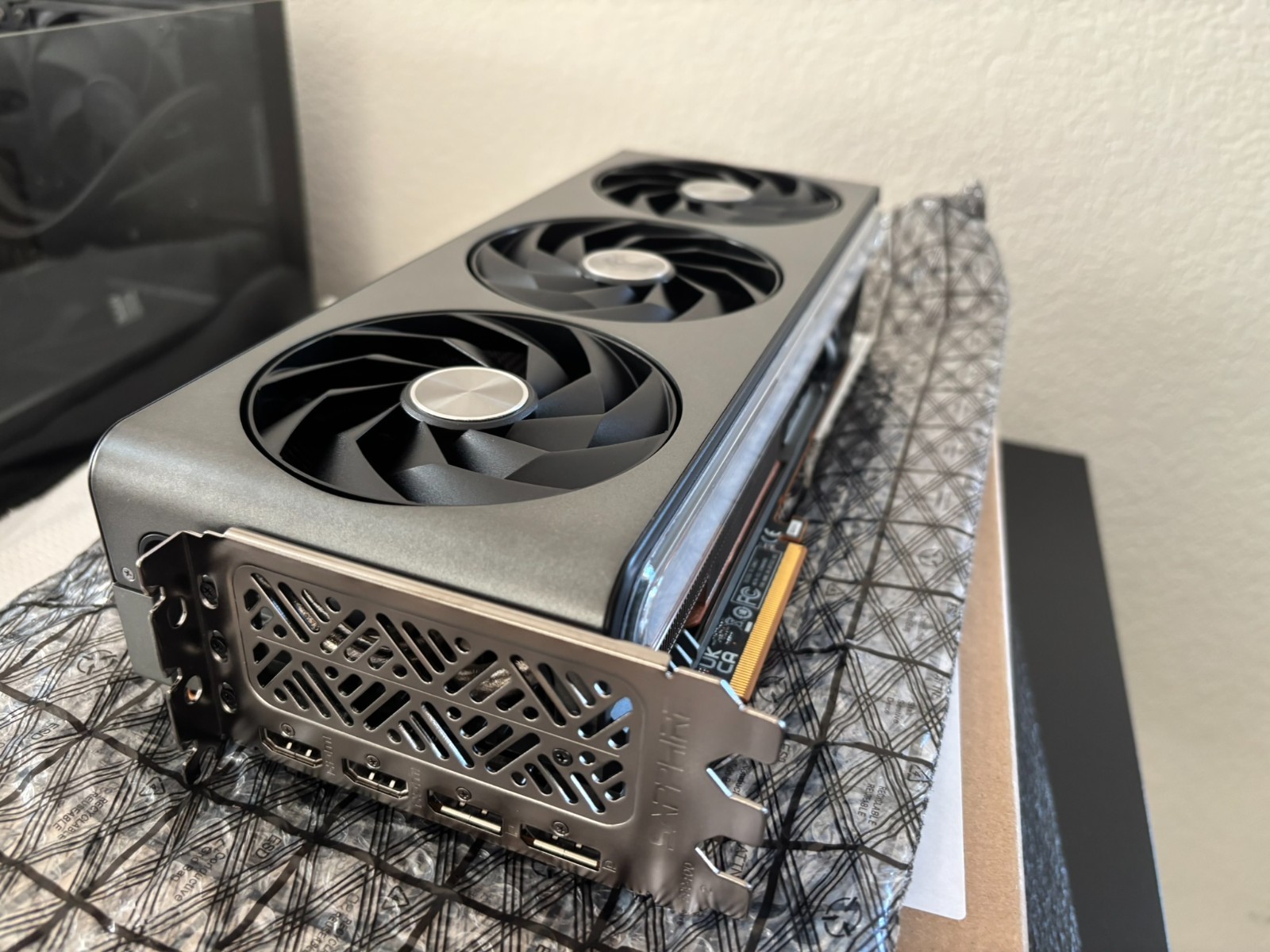 SAPPHIRE AMD Radeon RX 7900 XTX 24GB GDDR6 Graphics Card