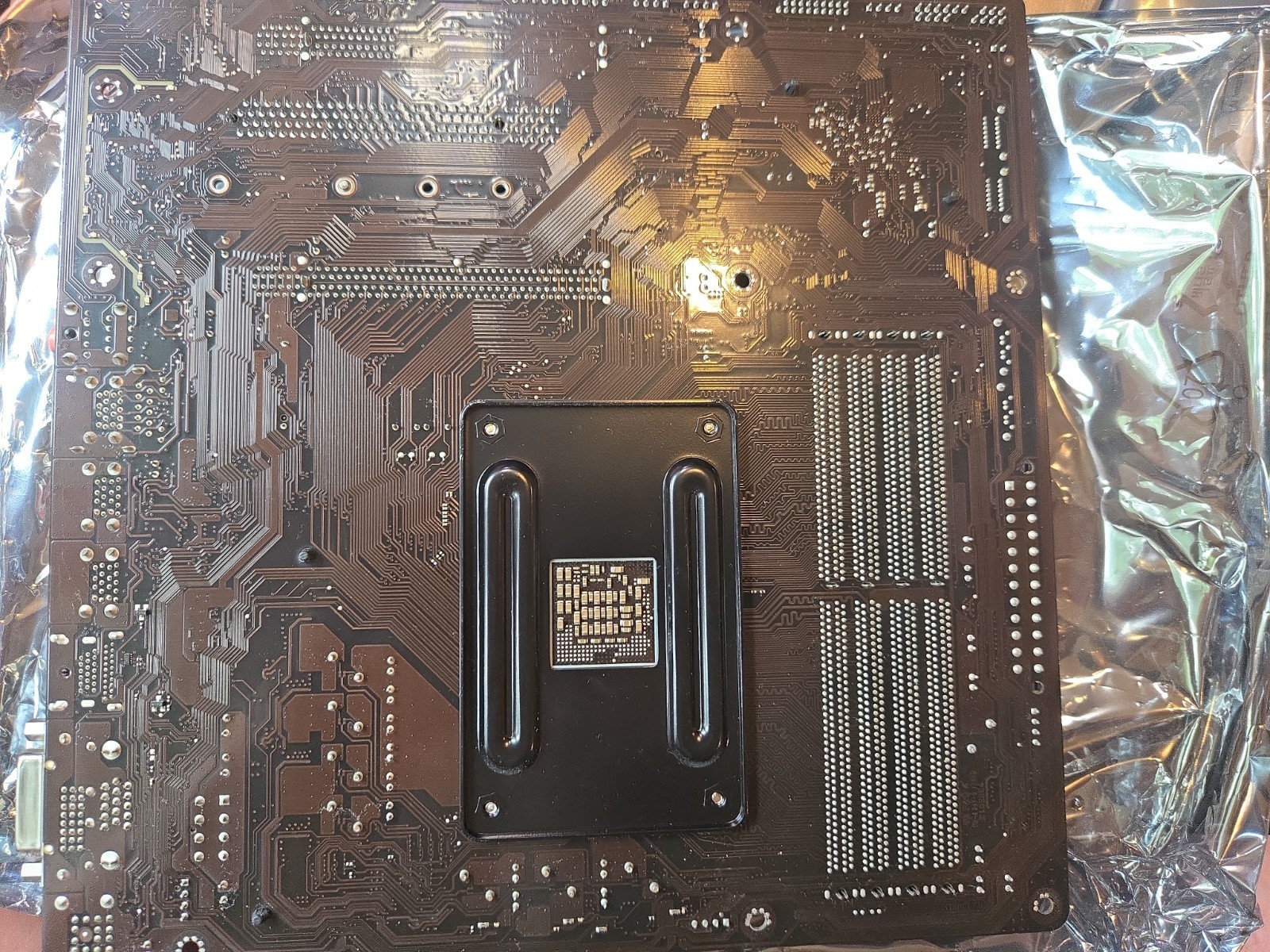 Gigabyte GA-AB350M-D3H ATX Motherboard AMD Socket AM4 DDR4
