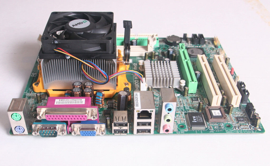 Biostar K8M800 Motherboard, AMD LE-1620 2.4GHz, AM2, Micro ATX, 1GB