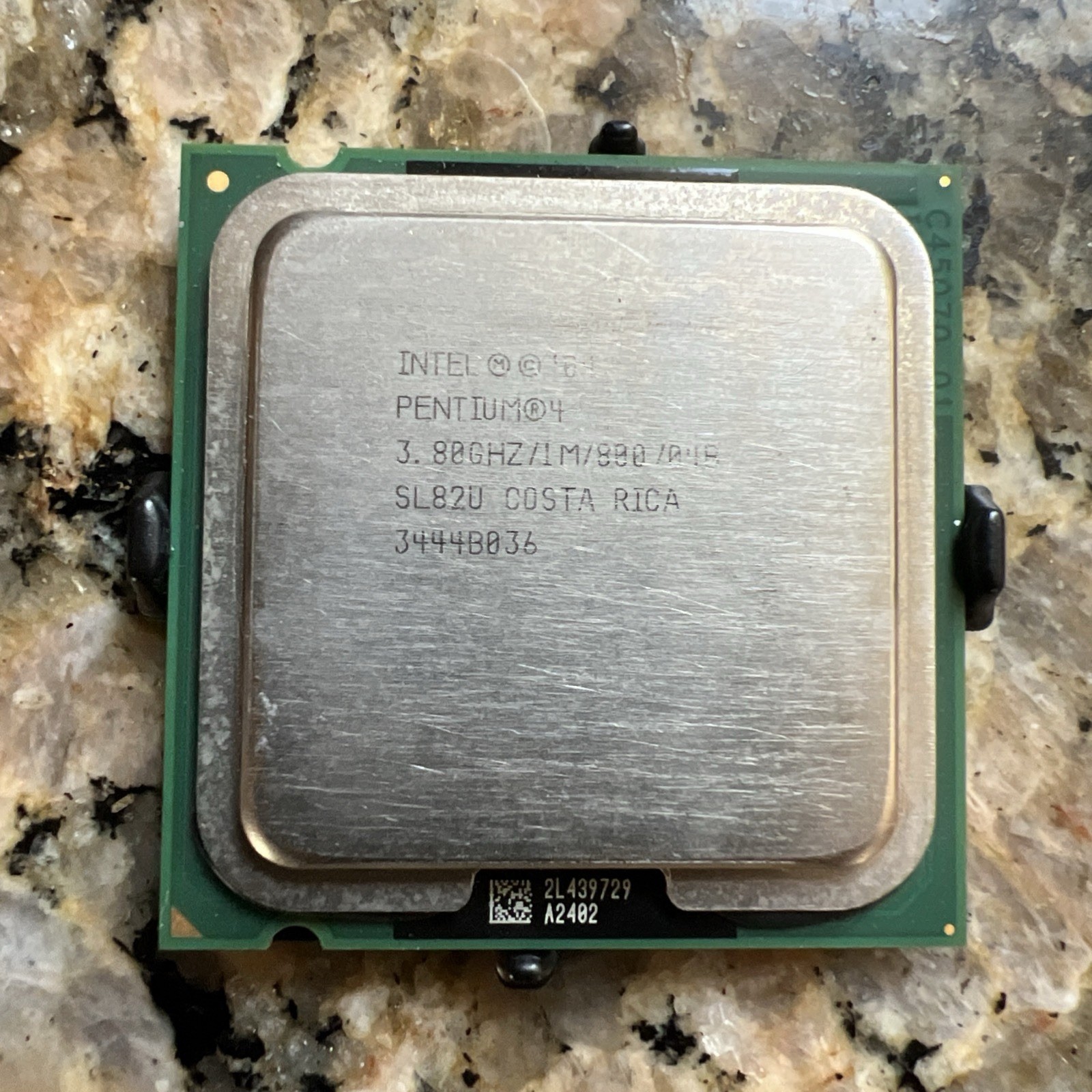 Intel Pentium 4 570J 3.8GHz/1M/800 SL82U LGA 775 Processor/Fastest P4/ Unused