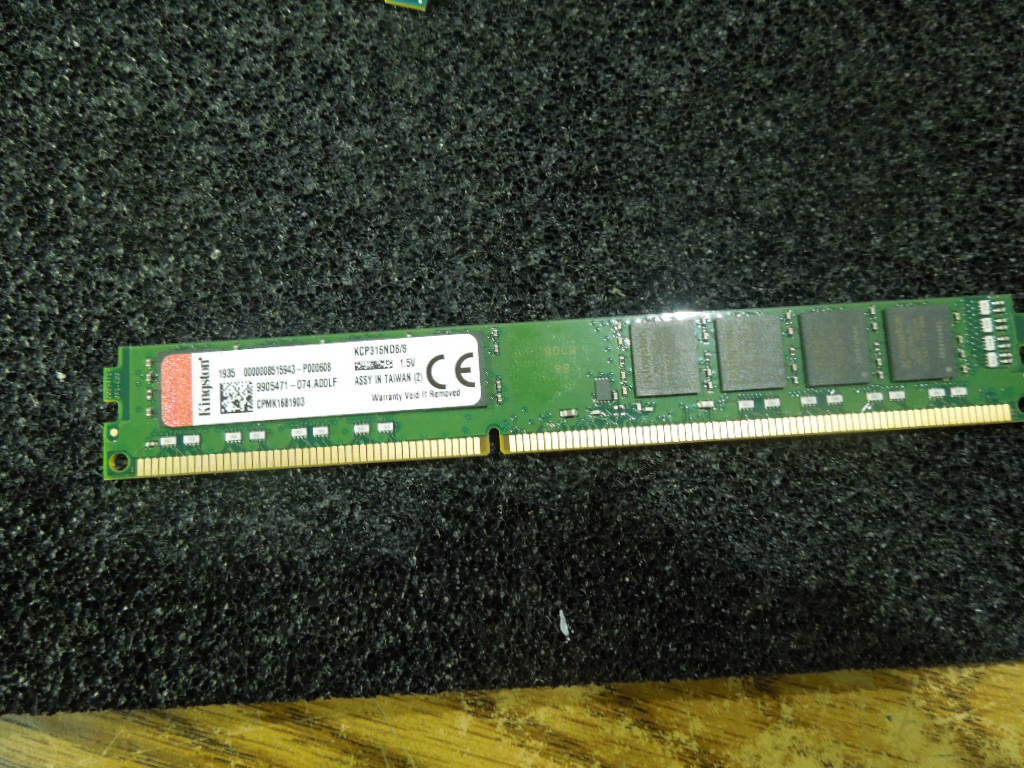Kingston Model: KCP316NDE/8 Memory.