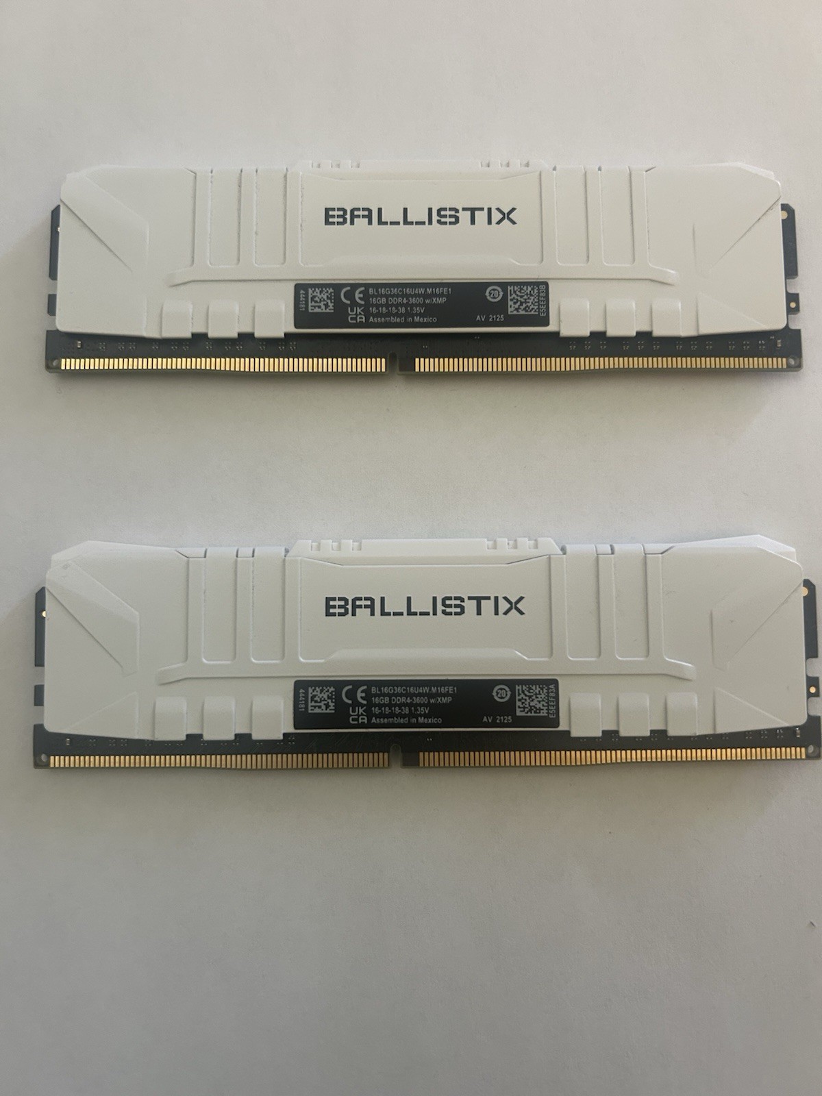 Ballistix 16GB DDR4-3600 288-Pin DIMM Desktop Memory RAM XMP BL16G36C16U4W
