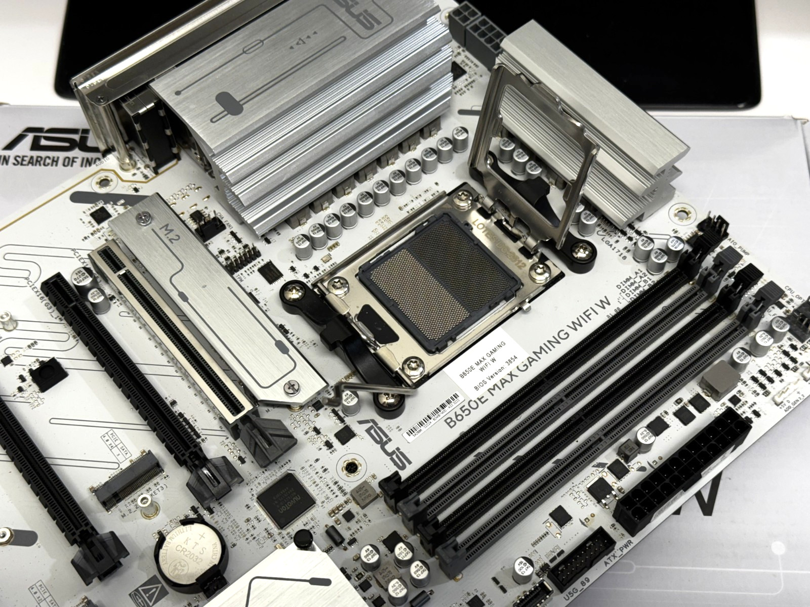 ASUS B650E MAX GAMING WIFI W AM5 DDR5 PCIe 5.0 WiFi 6E ATX
