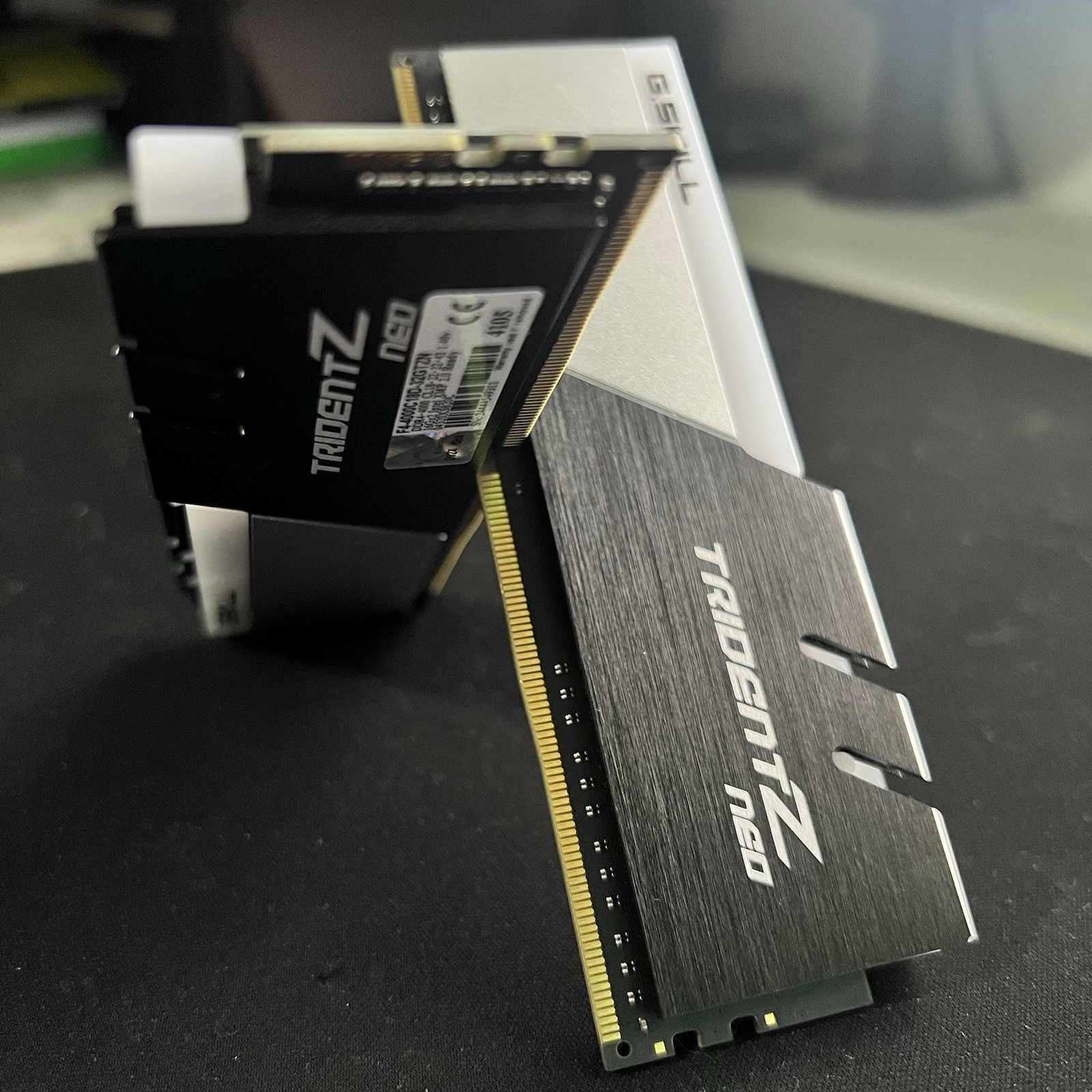 G.SKILL Trident Z Neo 32GB (2x16GB) DDR4-4000 DIMM XMP 2.0 F4-4000C18D-32GTZN