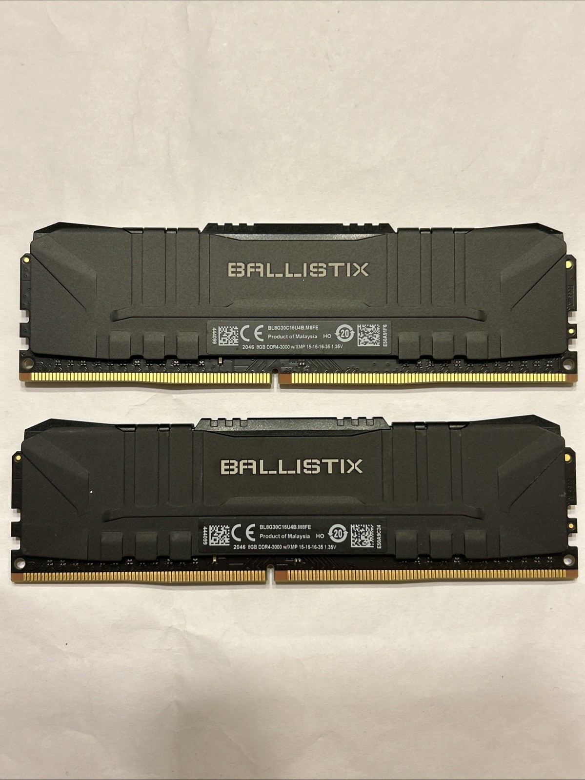 Crucial Ballistix 16GB (2x8GB) RAM DDR4 3000MHz BL8G30C15U4B.8FE