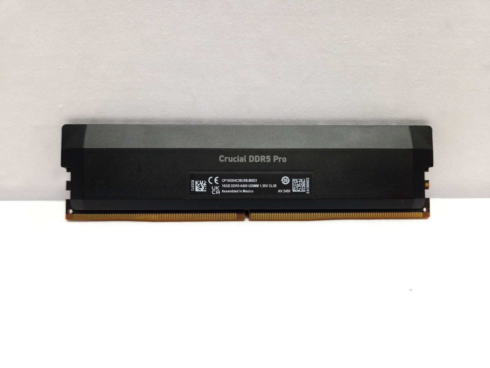 Micron Crucial Pro 16GB DDR5 6400 Desktop UDIMM RAM CL38 (CP16G64C38U5B.M8D3)