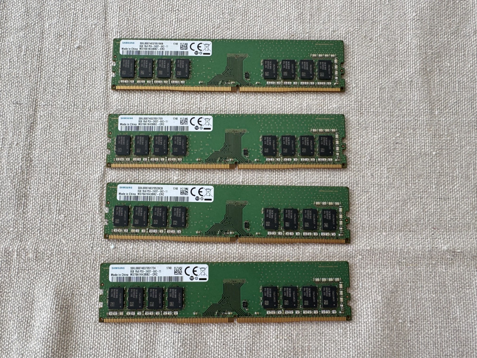 Samsung 8GB 1Rx8 PC4-2400T-UA2-11 DDR4 Desktop Memory RAM
