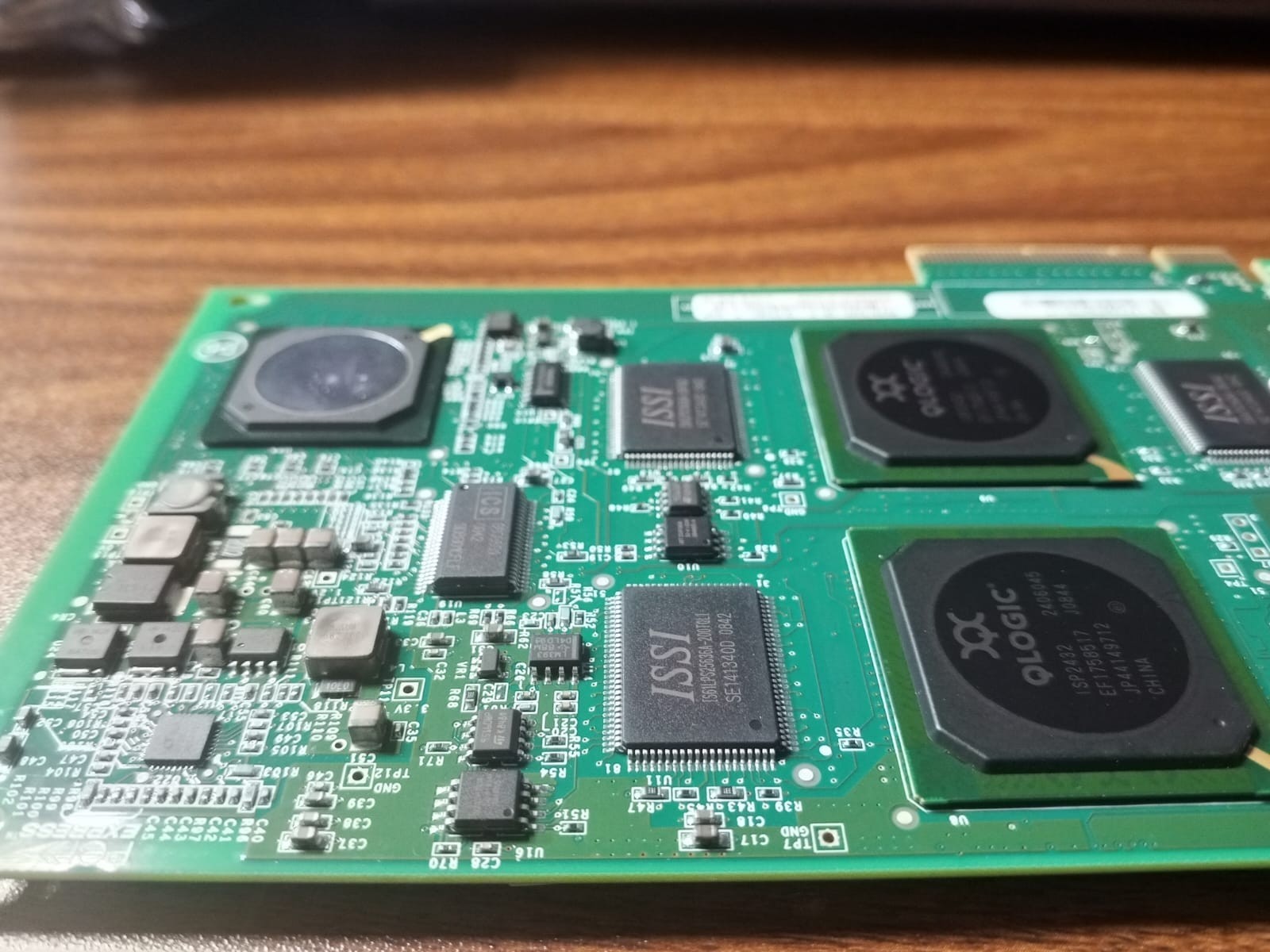 NetApp 111-00416+B0 Quad Port Fiber Channel Host Bus Adapter (HBA).