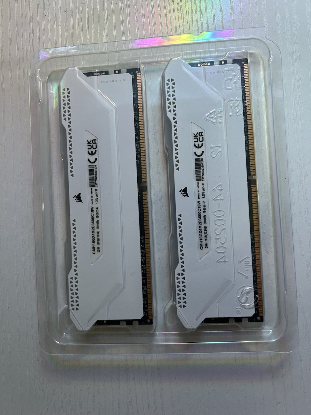 VENGEANCE RGB PRO SL (WHITE) DDR4 16gb KIT (2 x 8gb) 3600mhz OPEN BOX