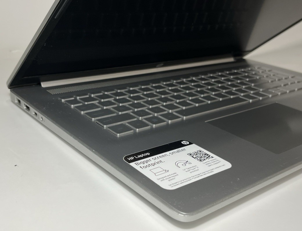 HP Laptop 17-CN2267ST 17.3″ Intel i7-255U – 256GB NVMe – 8GB RAM – W11P – w A/C