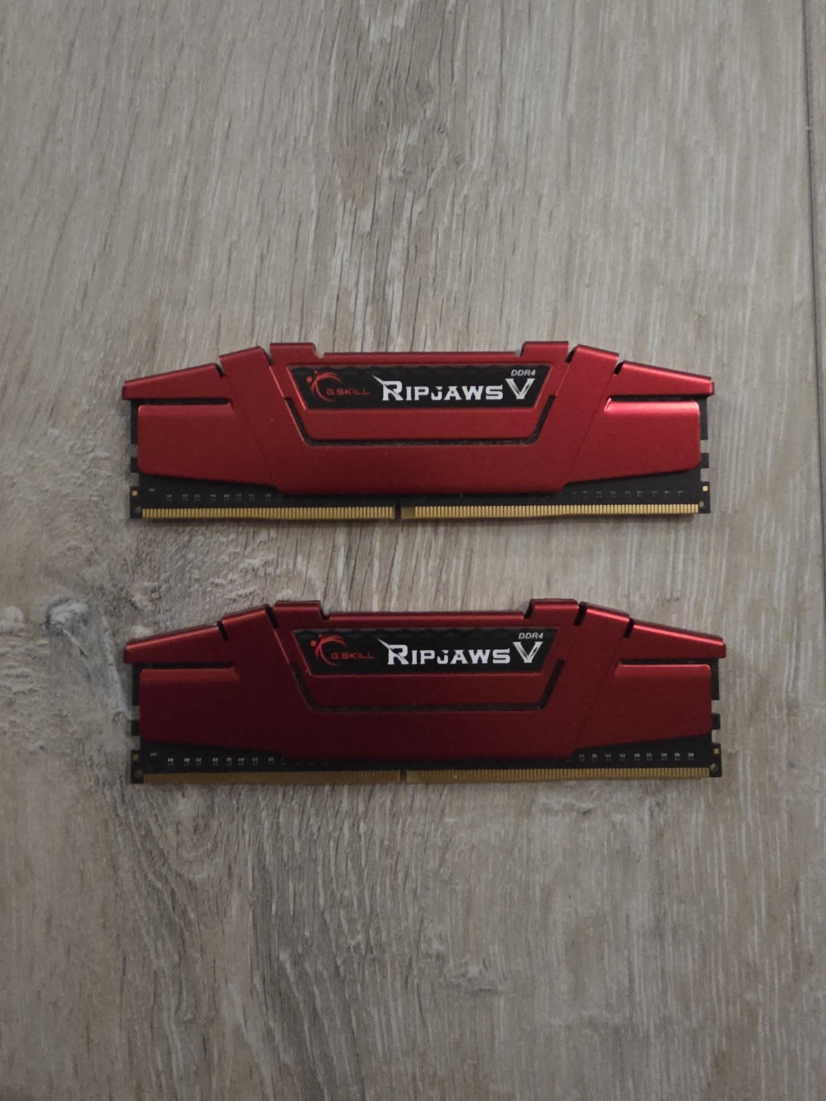 G.SKILL Ripjaws V Series 16GB 288-Pin SDRAM DDR4 3200 (PC4 25600) Desktop Memory
