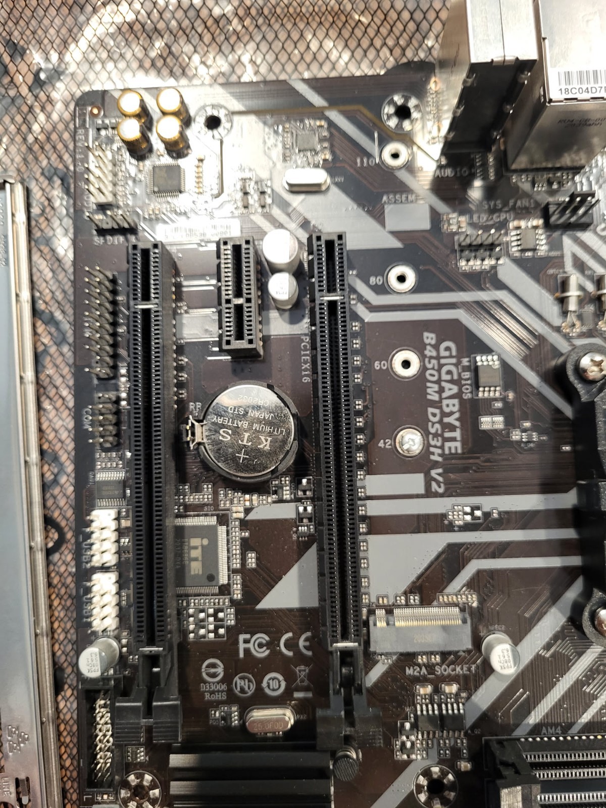 Gigabyte B450M-DS3H Motherboard AM4 NO CPU/MEMORY FOR PARTS