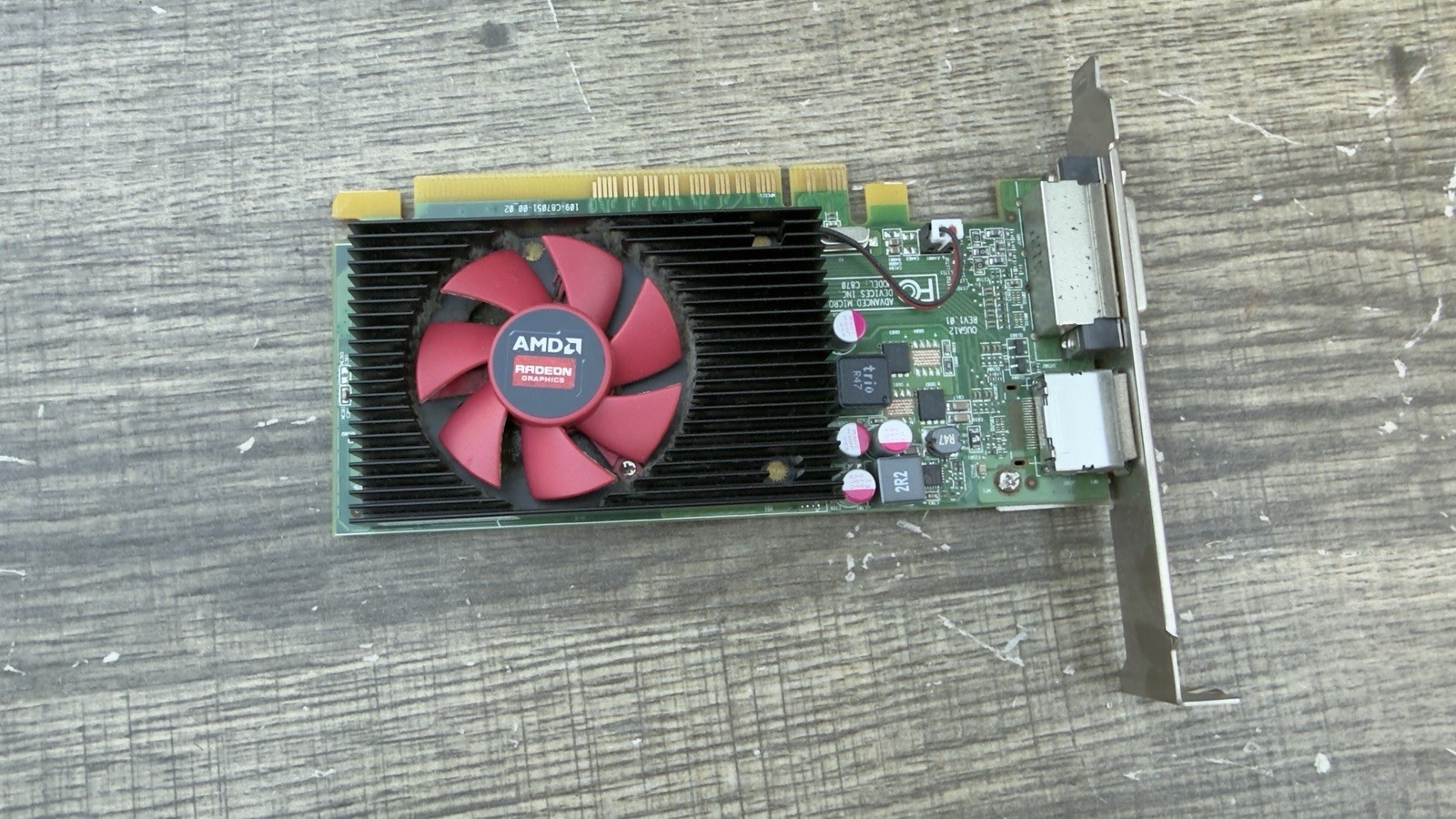 Dell AMD Radeon R5 340X 2GB DDR3 Low Profile PCIe Video Graphics Card DP DVI C87